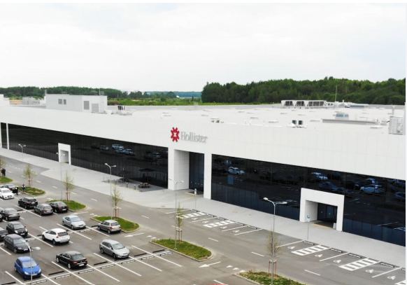Hollister gamykla, Kaunas